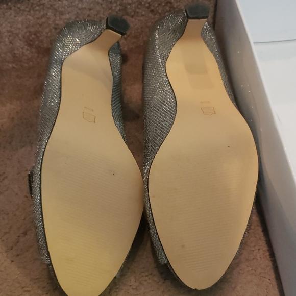 Heels - Picture 5 of 6